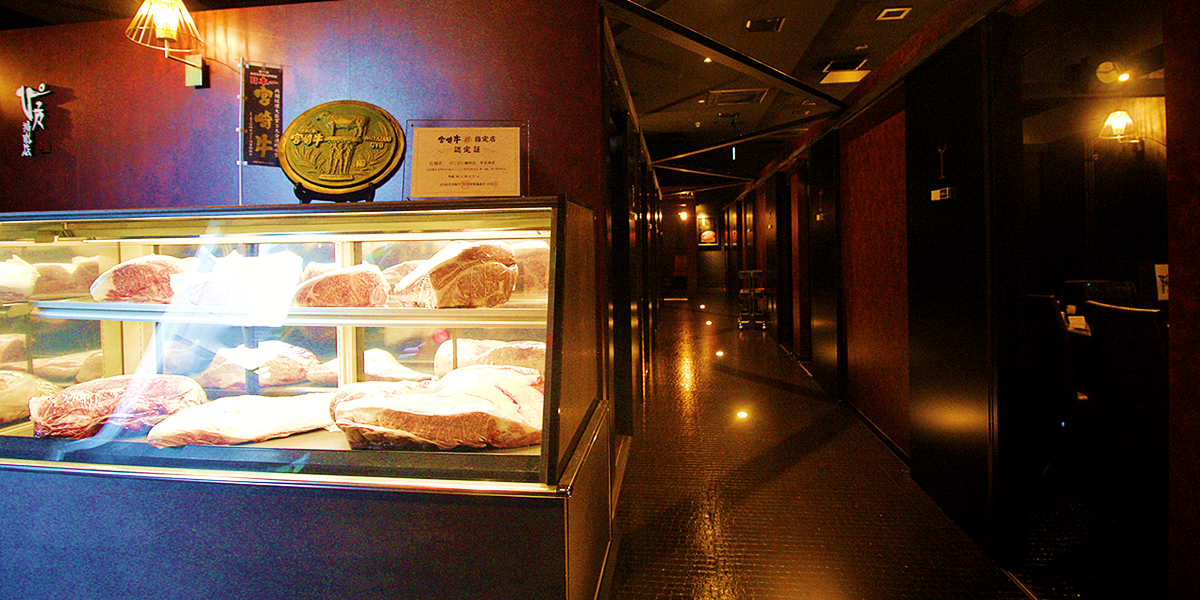 香川県の焼肉店「ぴこぴこ精肉店」の焼肉は厳選された安楽畜産最高級宮崎牛を最高の状態でお客様にご提供。