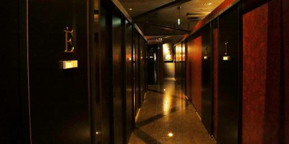 香川県の焼肉店「ぴこぴこ精肉店」の焼肉は厳選された安楽畜産最高級宮崎牛を最高の状態でお客様にご提供。