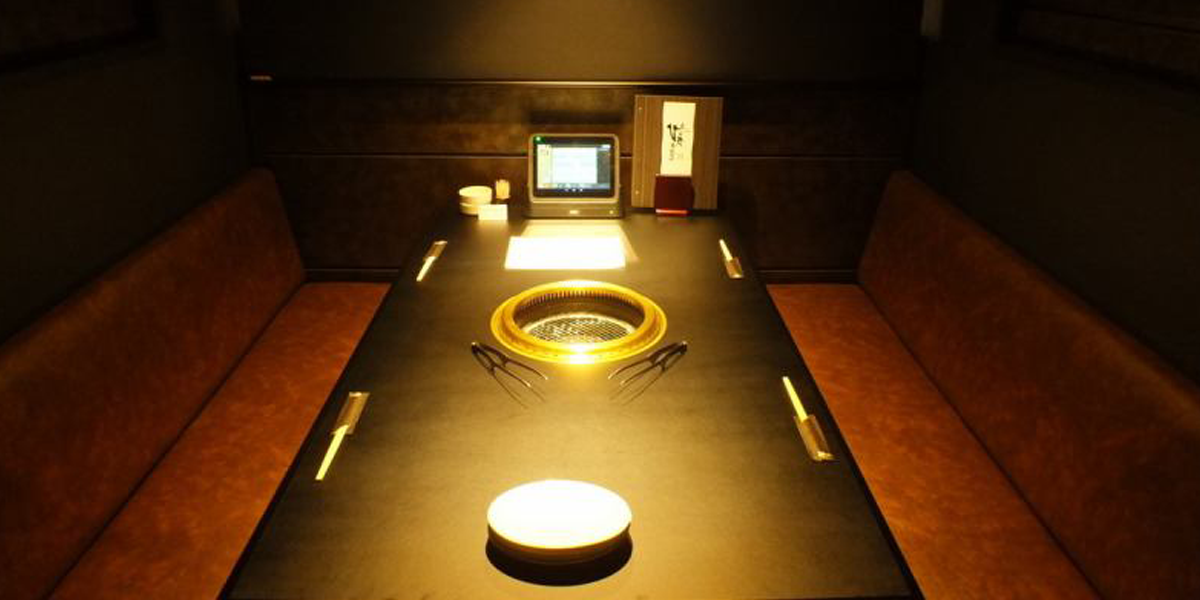 香川県の焼肉店「ぴこぴこ精肉店」の焼肉は厳選された安楽畜産最高級宮崎牛を最高の状態でお客様にご提供。