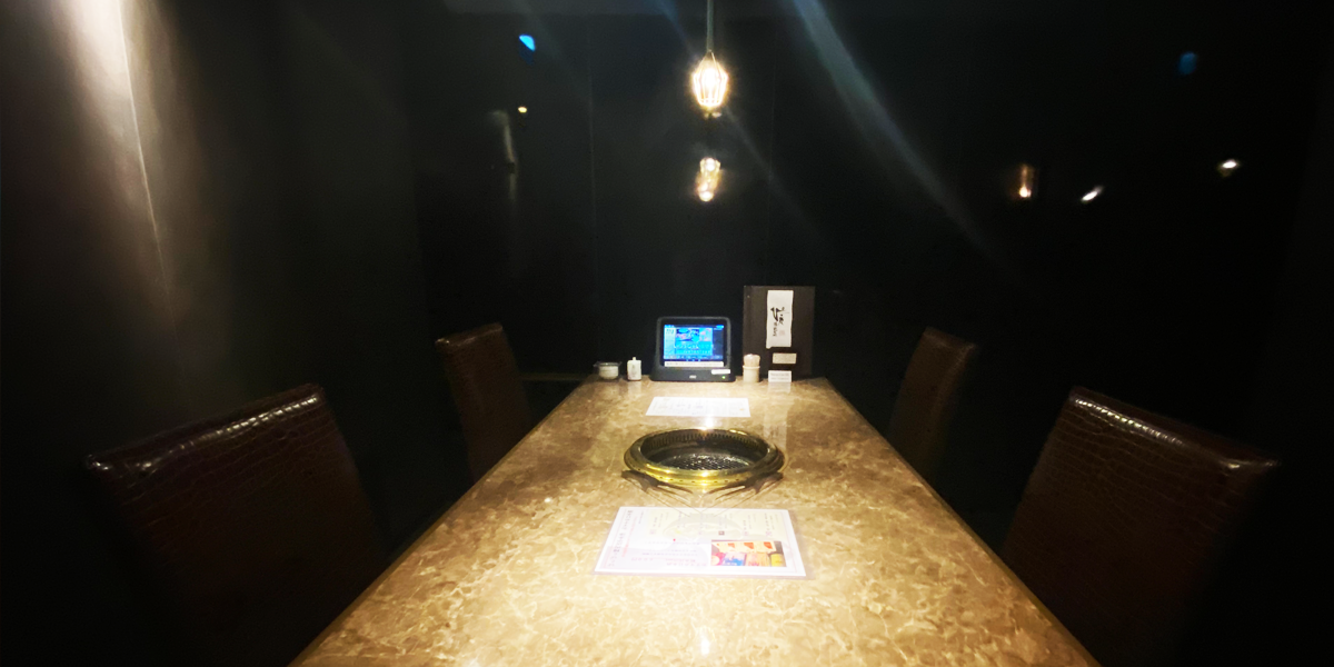 香川県の焼肉店「ぴこぴこ精肉店」の焼肉は厳選された安楽畜産最高級宮崎牛を最高の状態でお客様にご提供。